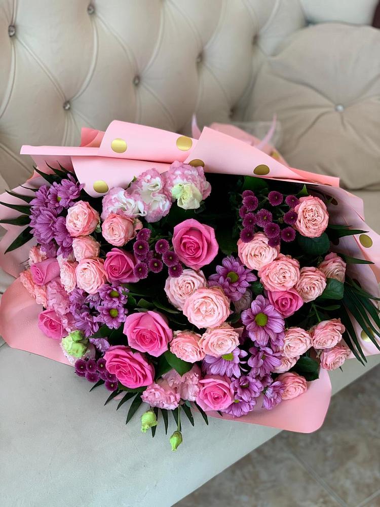 Букет цветов из: Хризантемы, Розы и Лизиантусы в Михалево