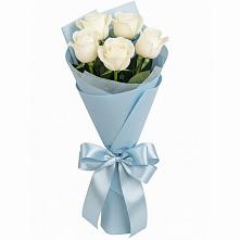 Букет 5 Белых роз Проуд в Михалево