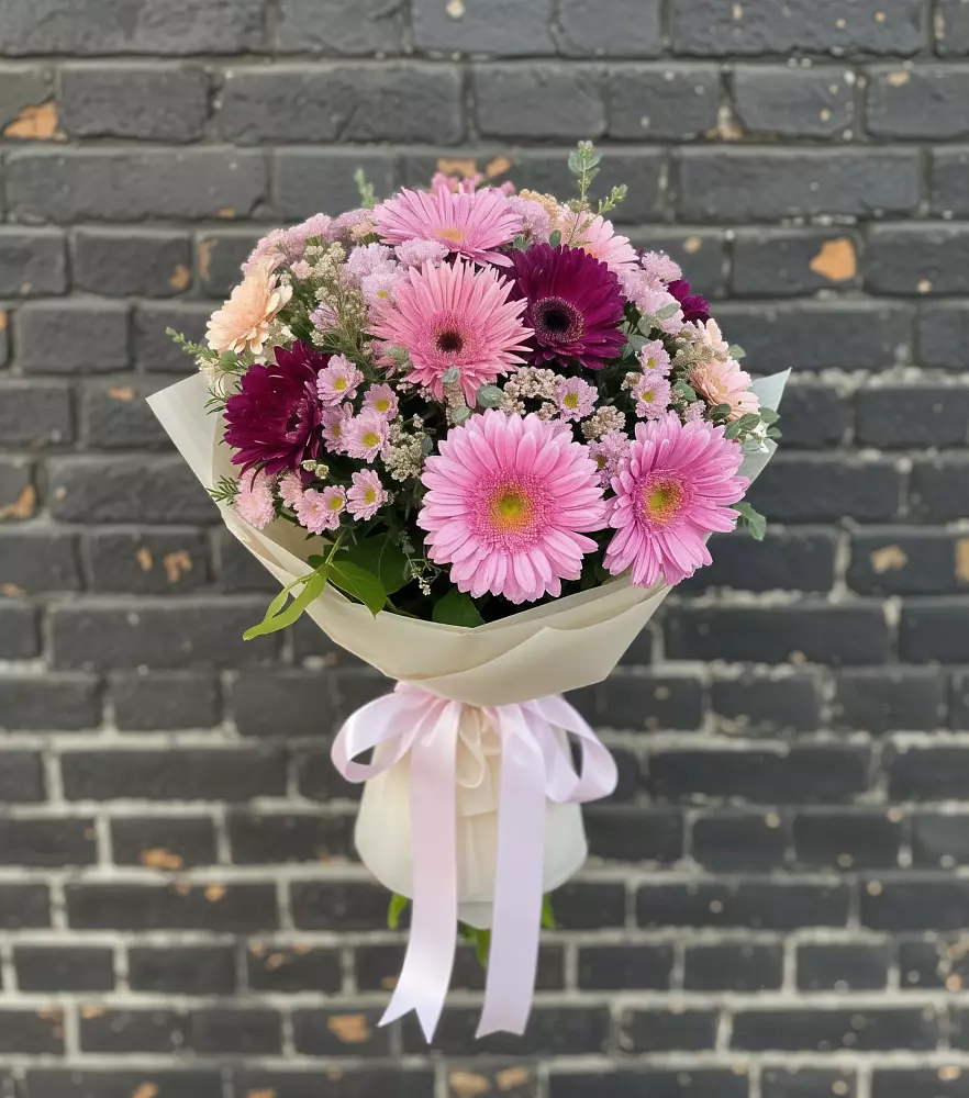 Букет цветов из: Герберы и Хризантемы в Михалево