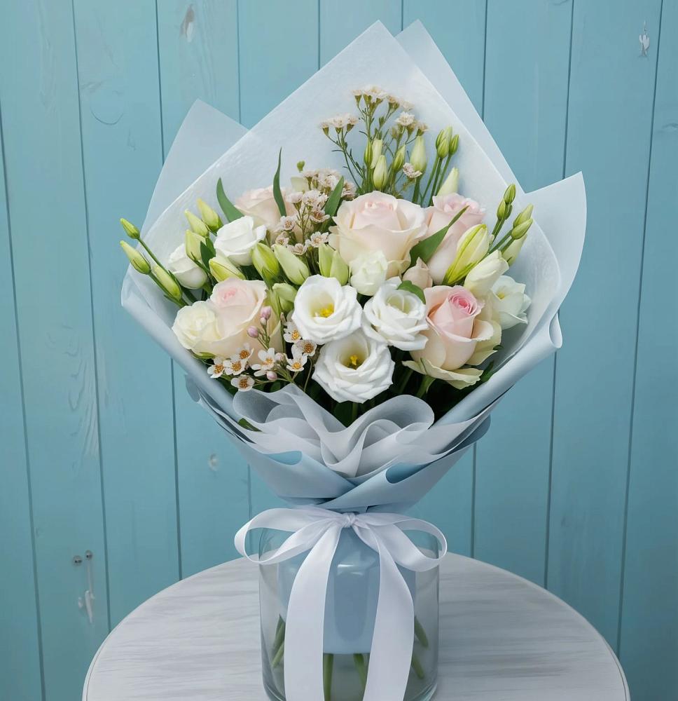 Букет цветов из: Розы и Лизиантусы в Михалево