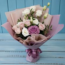 Букет цветов из:  Розы и Лизиантусы в Михалево