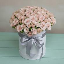 Цветочная композиция из Розы в шляпной коробке в Михалево