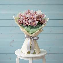 Букет цветов из:  Орхидеи и Розы в Михалево