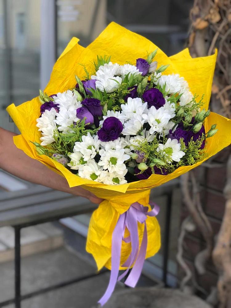 Букет цветов из: Ирисы, Хризантемы и Ромашки в Михалево