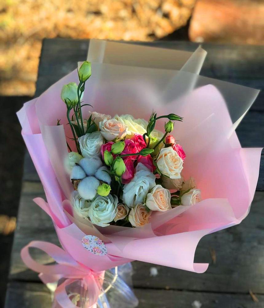 Букет цветов из: Розы и Лизиантусы в Михалево