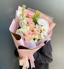 Букет цветов из:  Хризантемы и Розы в Михалево