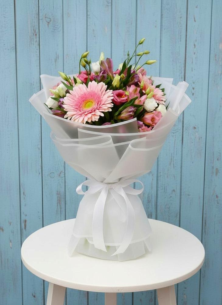 Букет цветов из: Герберы, Альстромерии и Лизиантусы в Михалево