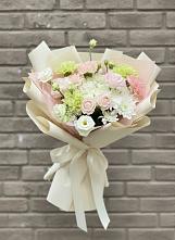 Букет цветов из:  Гвоздики, Розы, Лизиантусы и Хризантемы в Михалево