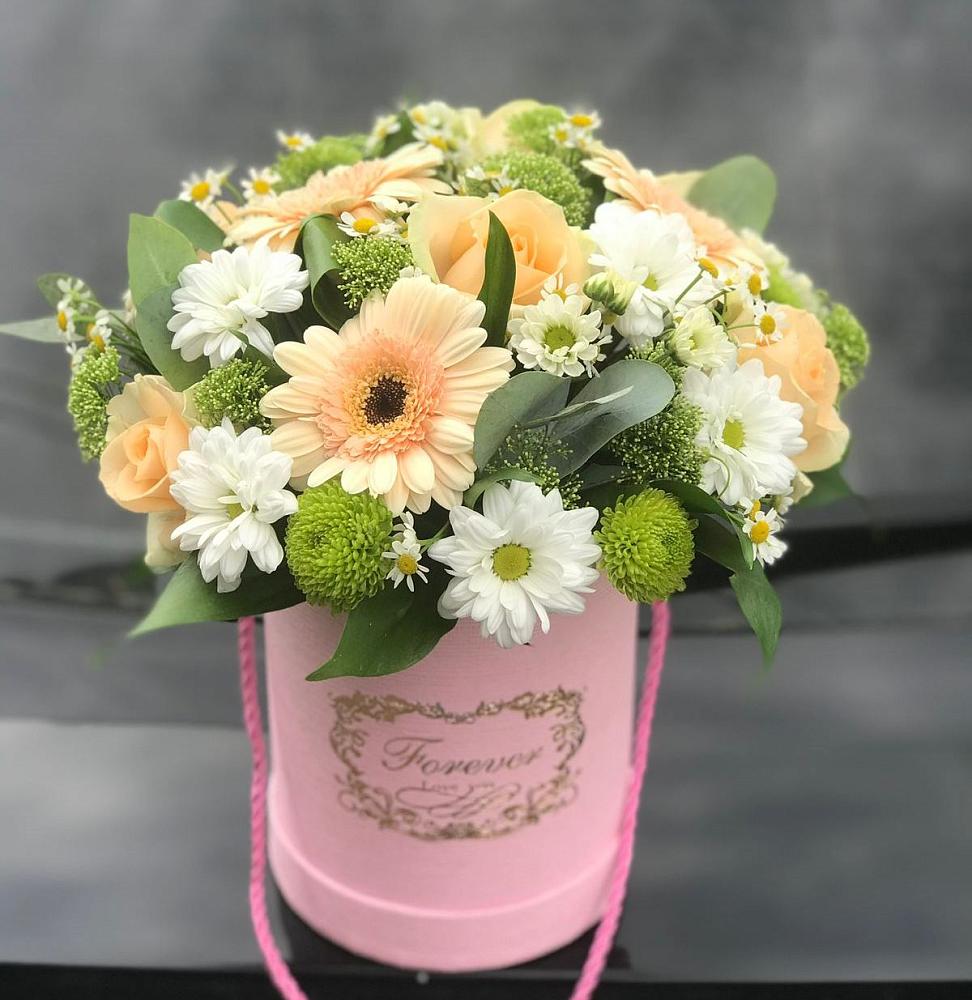 Цветочная композиция из Розы, Герберы и Хризантемы в шляпной коробке в Михалево