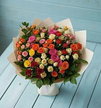 Букет Микс из разноцветных кустовых роз в Михалево